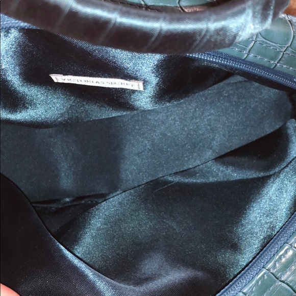 VICTORIA’S SECRET - Croc Handbag with Silk Ribbon - Picture 6 of 10